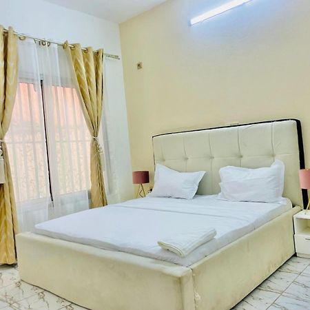 Appartement Avec Vue Panoramique Two Or Three Rooms Yaounde Bagian luar foto
