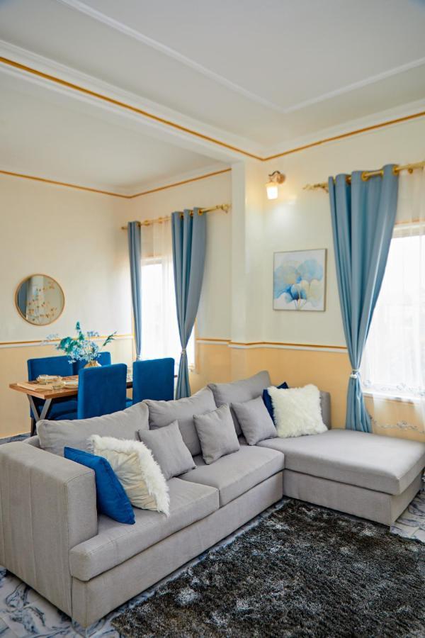 Appartement Avec Vue Panoramique Two Or Three Rooms Yaounde Bagian luar foto