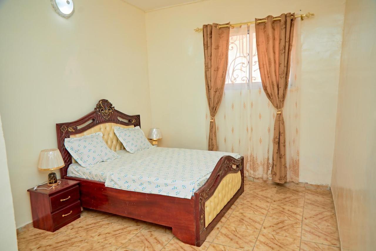 Appartement Avec Vue Panoramique Two Or Three Rooms Yaounde Bagian luar foto