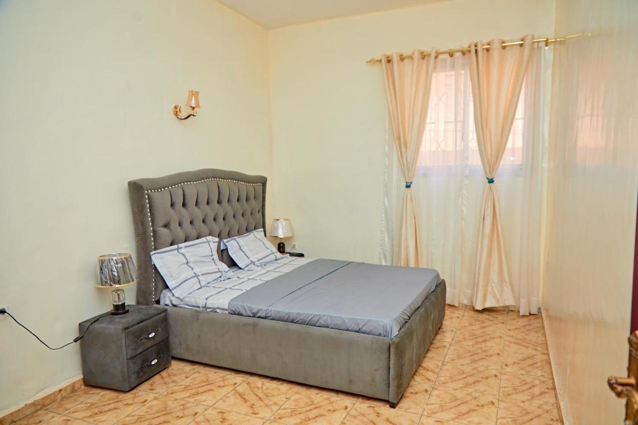 Appartement Avec Vue Panoramique Two Or Three Rooms Yaounde Bagian luar foto