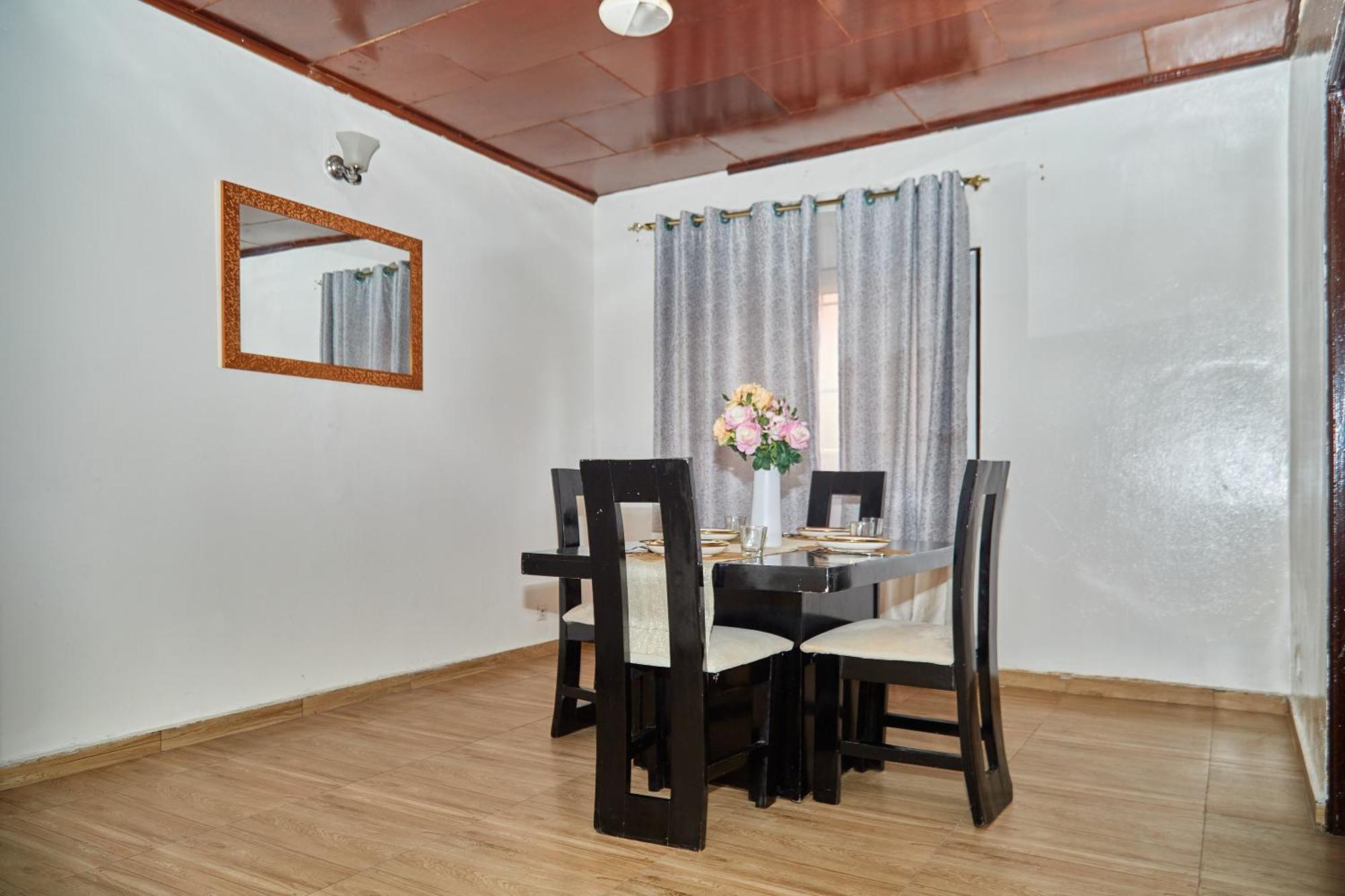 Appartement Avec Vue Panoramique Two Or Three Rooms Yaounde Bagian luar foto